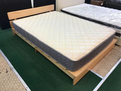ダブルベッド①