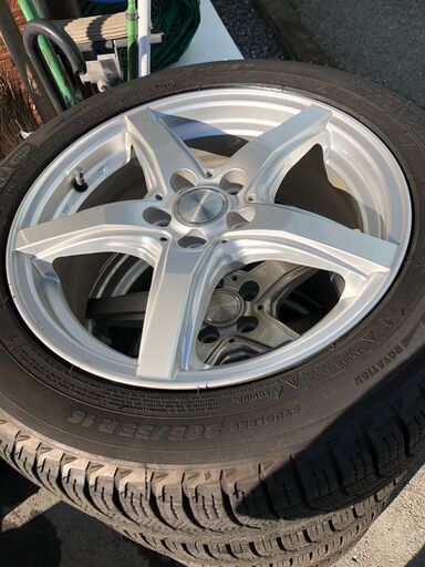 アルミ付き　ミシュランスタッドレスタイヤ 205/55 R16 4本セット