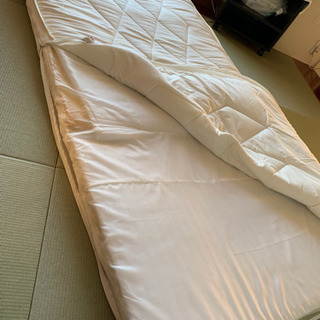 カバーが洗えるボリューム敷布団　シングル　中古　マットレスの画像