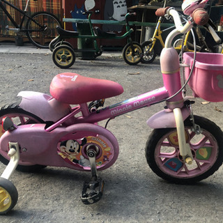 幼児車　12インチ　ミニーマウス　1,650円（税込）