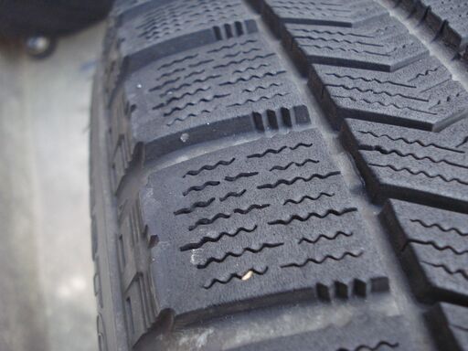 ブリヂストン215/65Ｒ16　スタッドレス　アルミセット　中古4本セット