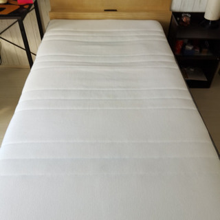 シングル　ベッドの画像