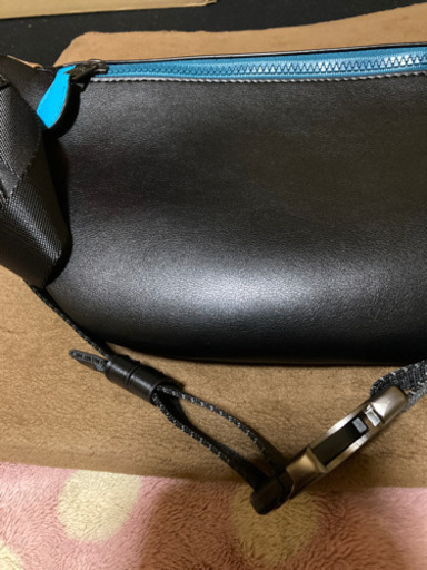 coachボディーバッグ