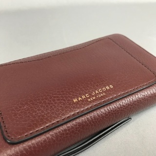 MJ マークジェイコブス ボルドーレザーラウンドファスナー長財布 ジッピーウォレットの画像