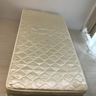 シングルベッド(引き取り可能な方のみ)の画像