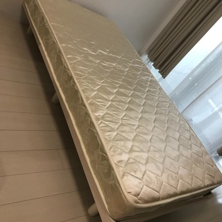 シングルベッド(引き取り可能な方のみ)
