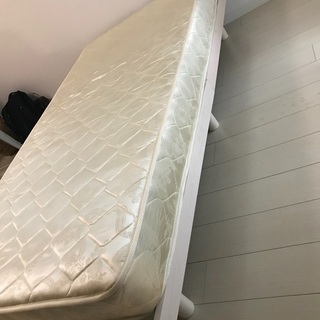 シングルベッド(引き取り可能な方のみ)の画像