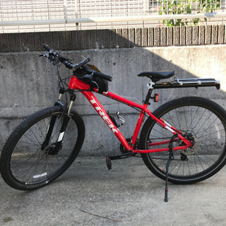 TREKのクロスバイクorマウンテンバイクの画像