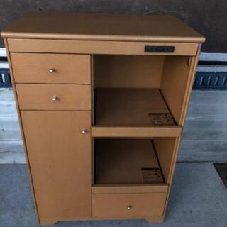 食器棚　キッチンボード　コマ付　美品！