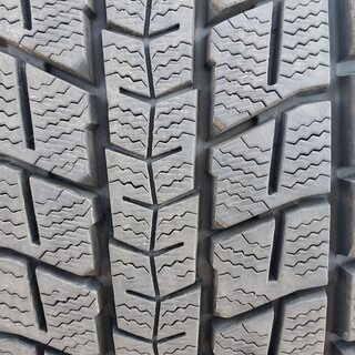 215/65R16 98Q ダンロップ SUV用 スタッドレスタイヤ WINTERMAXX SJ8 2015年製 4本 9分山の画像