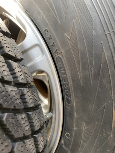 スタッドレス　215/70/R16 99Q