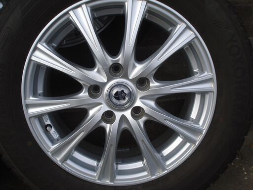 ヨコハマ215/60Ｒ16　スタッドレス　中古アルミ4本セット