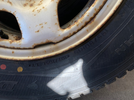 スタッドレス　195/80R15 107／105 LT