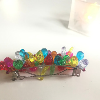 昔懐かしいフルーツプラスチックアクセサリーのバレッタ