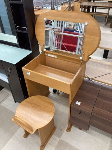 カリモク(karimoku) イス付ドレッサー