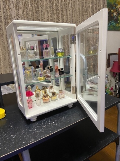 中古　ミニショーケース