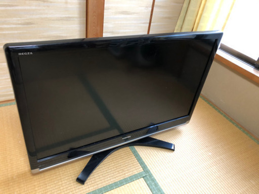 液晶テレビ42型（TOSHIBA REGZA）