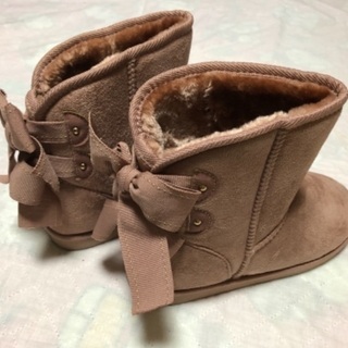 ムートンブーツの画像