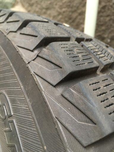 スタッドレスタイヤ4本(175 70 R14)アルミホイール YOKOHAMA ice GUARD iG30 カローラフィールダーで使用してました。