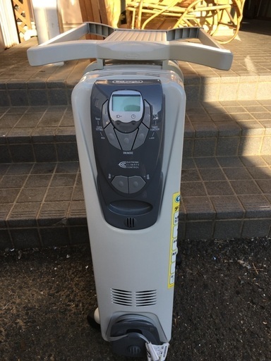 オイルヒーター　デロンギ　R670812CF