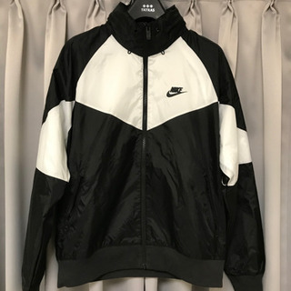 NIKE ウインドランナー　ブラック×ホワイト　Sサイズ　入手困難　希少品