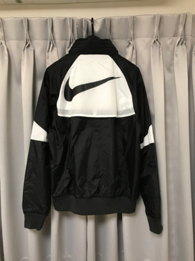NIKE ウインドランナー　ブラック×ホワイト　Sサイズ　入手困難　希少品