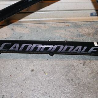 年末なので値下げ　フレームのみ　有名なキャノンデールの画像