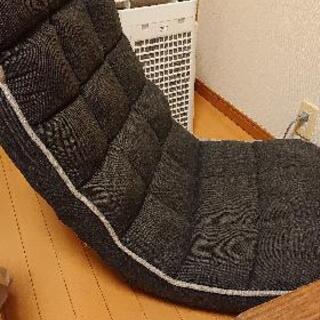 引っ越しのため、ニトリの一人用リクライニングチェアー譲ります