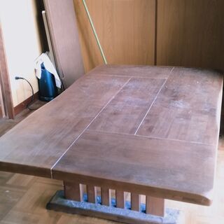 ,値下げします　一枚板の座卓です