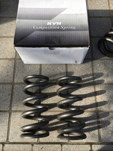 17キロ　カヤバ　KYB 直巻スプリング　2本