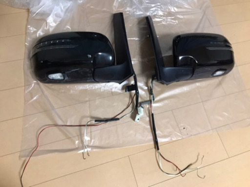 （売却済み）ヴォクシー 60.65 テールとサイドミラー