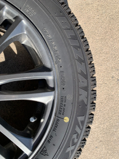 175/65R15 BLIZZAK VRX 4本セット アルミホイール付き スタッドレスタイヤ