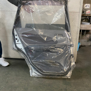 日産ウイングロード　左リアドア11Yの画像