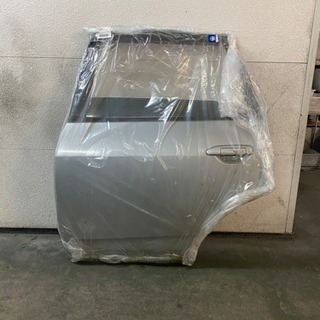 日産ウイングロード　左リアドア11Yの画像