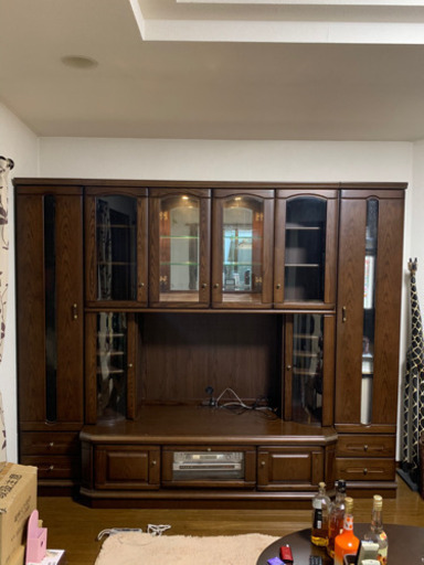 ハイタイプ　テレビボード　飾り棚キャビネット付き