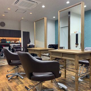 OPEN2年目！！秋津駅徒歩1分、カットカラー専門店スタッフ募集中の画像