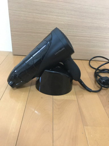 ドライヤー　LOUVREDO