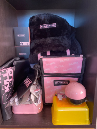 BLACKPINK.その他グループ　グッズ、CD．DVD.ポスター