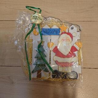 サンタクロース、雪だるまの飾り物の画像