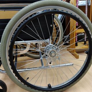 【ジモティ見たで５％OFF】自走式車椅子【0024】の画像