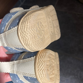 値下！！asics ファーストシューズの画像