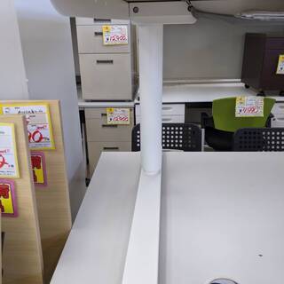 IKEA/イケア　電動式コーナーデスク　BEKANT　上下に可動の画像