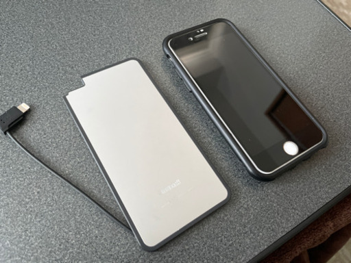 iPhone7 SIMフリー 32MB バッテリー100% シルバー+モバイルバッテリー