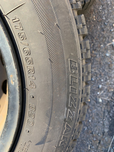 BLIZZAK スタッドレスタイヤ　175／65R14