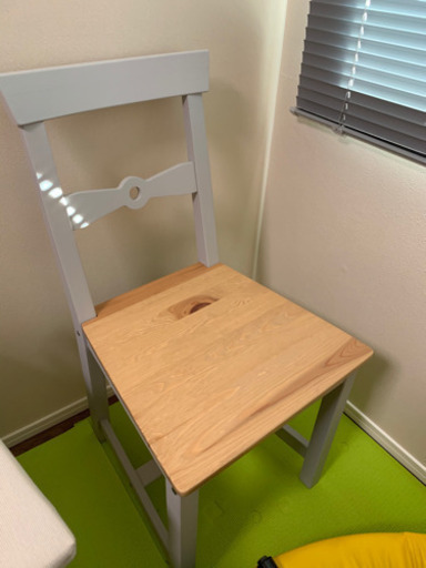 テーブルと木の椅子のセット　ほぼ未使用　傷などありません
