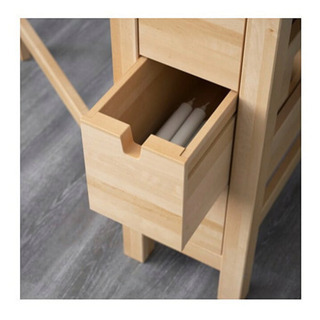 テーブルと木の椅子のセット ほぼ未使用 傷などありません