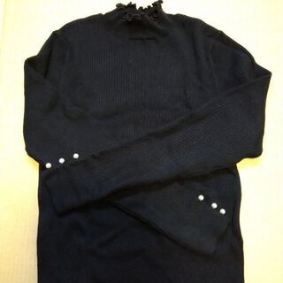 ただ今取引中　フリルハイネックニット　Ｌサイズの画像