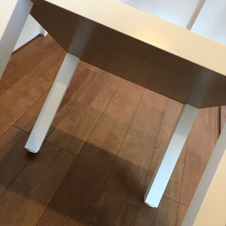 IKEAのテーブルの画像