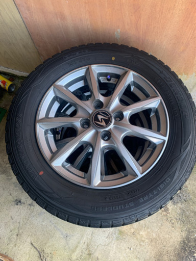 17年式　スタッドレスタイヤ　165/70R14