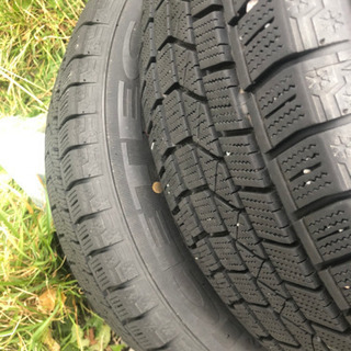 スタッドレスタイヤの画像
